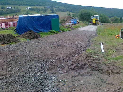 vystavba-prijezdove-komunikace-k-rd-asfalt-pomezni-boudy-002.jpg